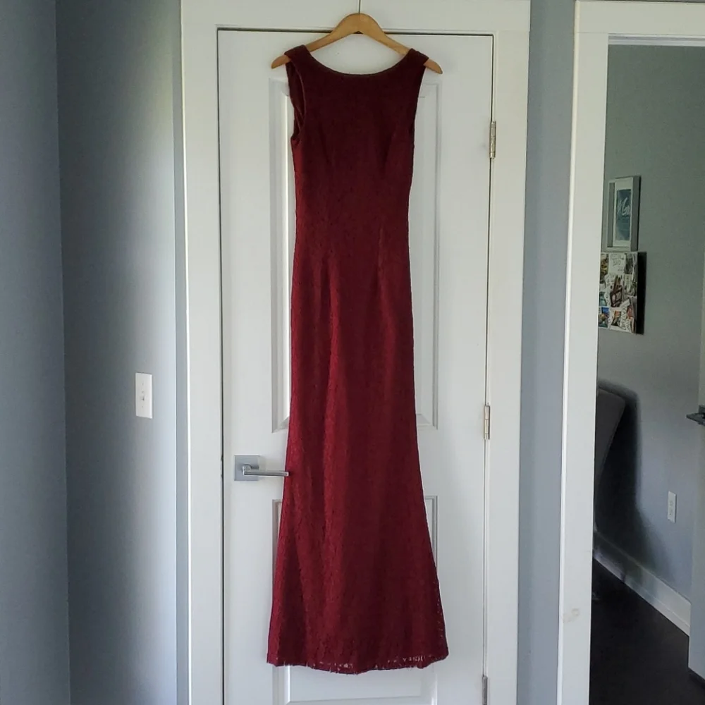 Lulus gorgeous long lace burgundy gown! - Picture 4 of 11
